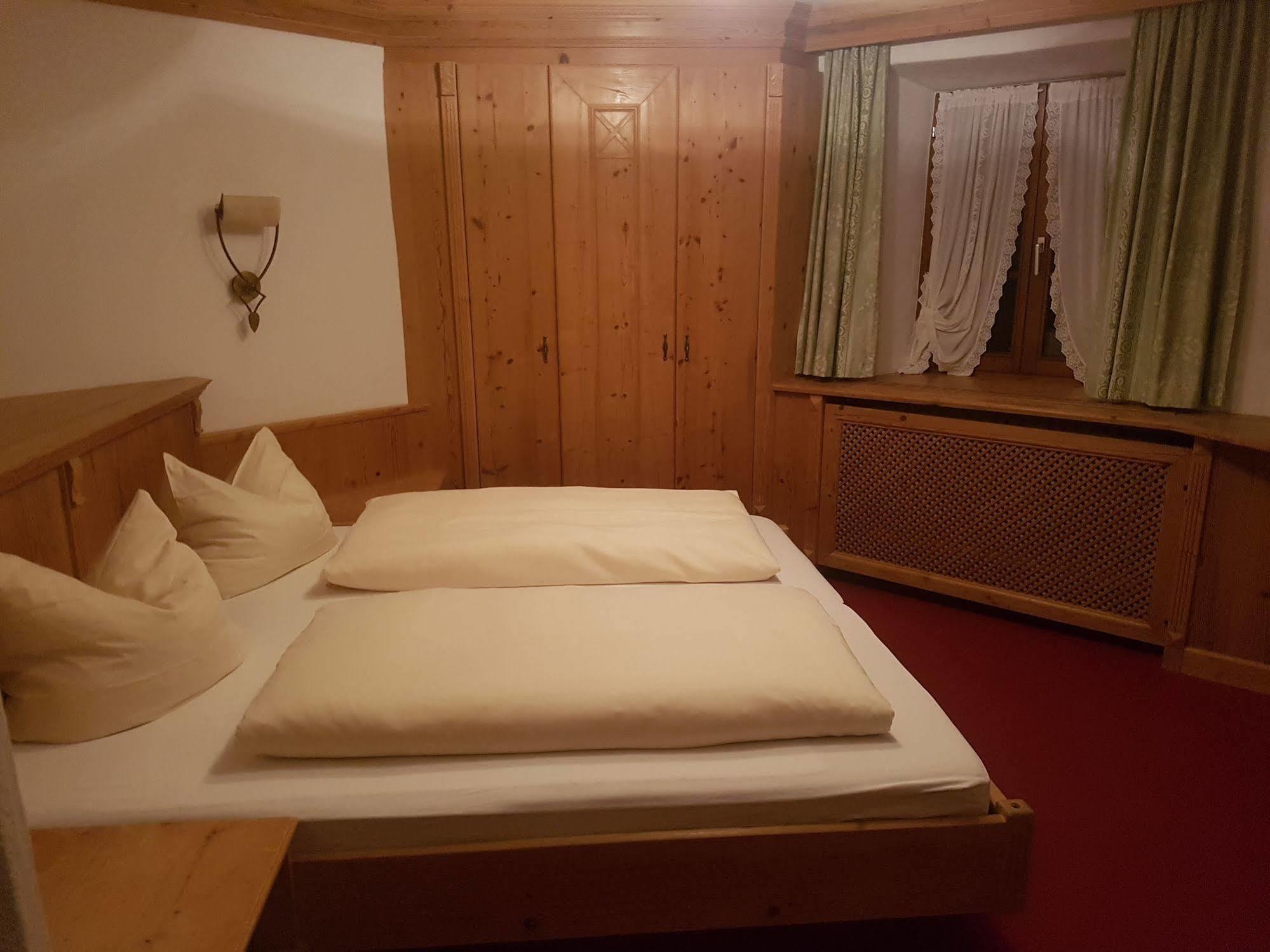 Zum Schweizerbartl Motel การ์มิช-พาร์เทนเคียร์เชน ภายนอก รูปภาพ